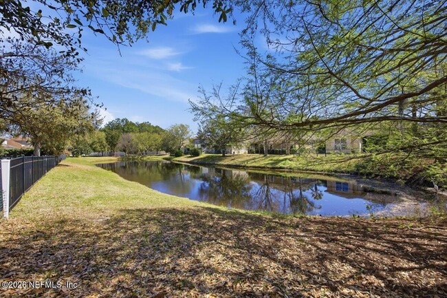 Building Photo - 18 Amherst Pl