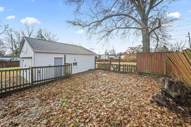 Building Photo - 2709 Kilbourne Ave