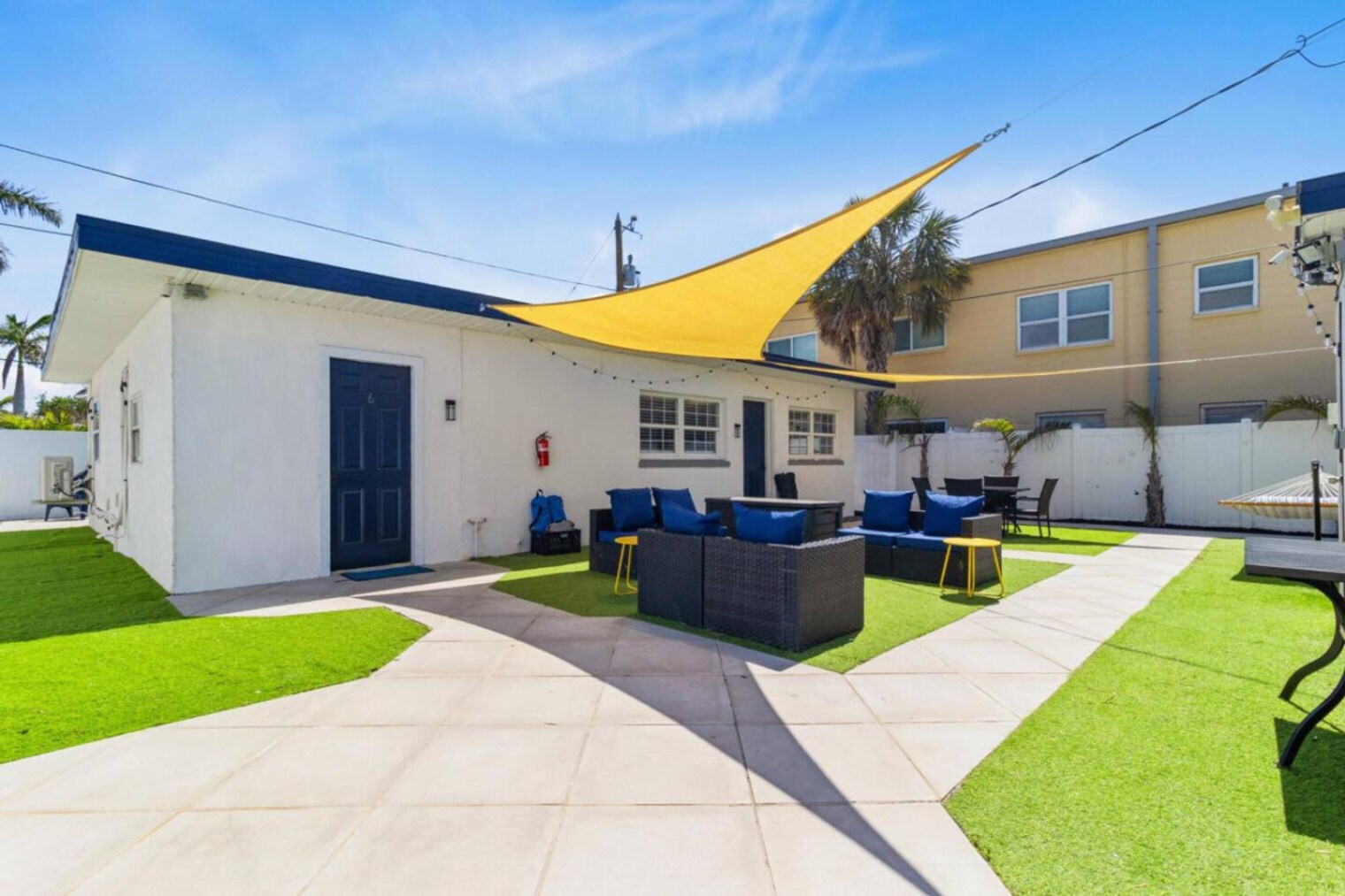 Building Photo - 562 71st Ave