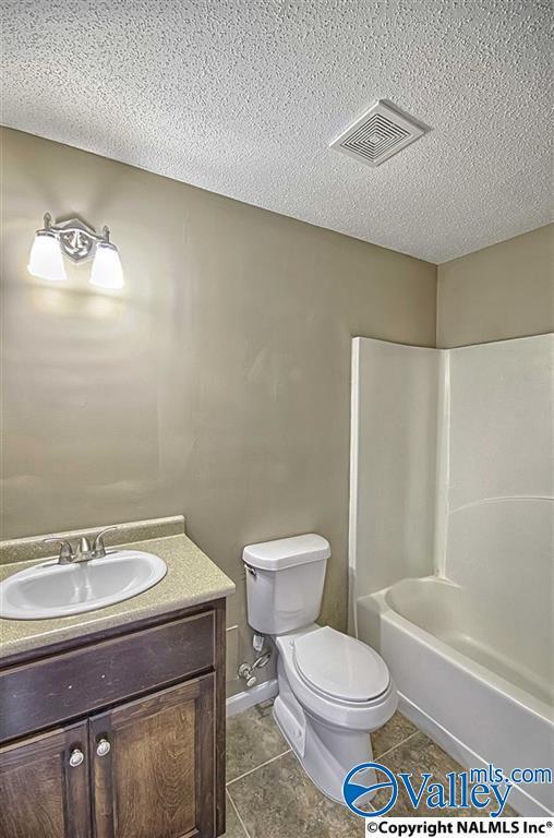 Building Photo - 105 Grey Fawn Trail