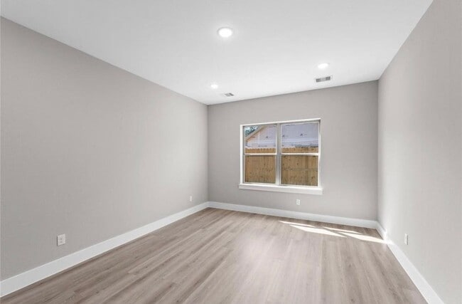 Building Photo - 20019 Venetto St