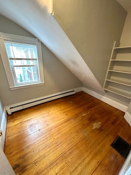 Building Photo - 17 Eldora St