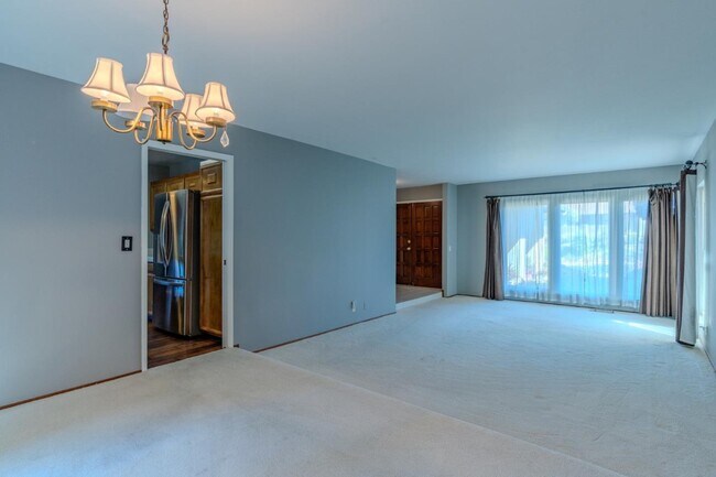 Building Photo - 985 Big Bend Dr