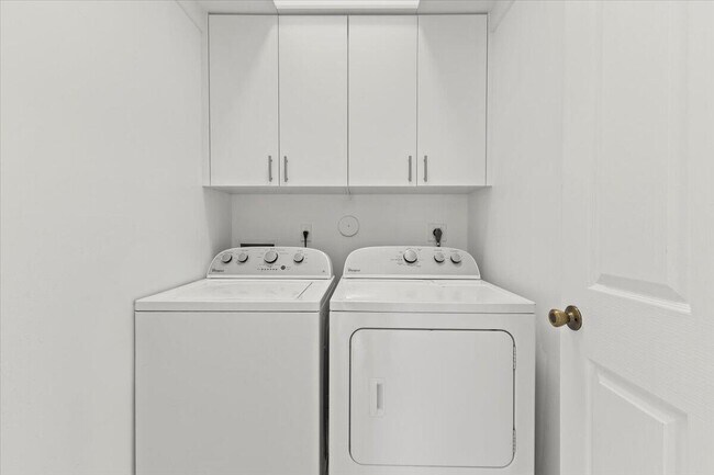 Building Photo - 4546 NW 7th Pl