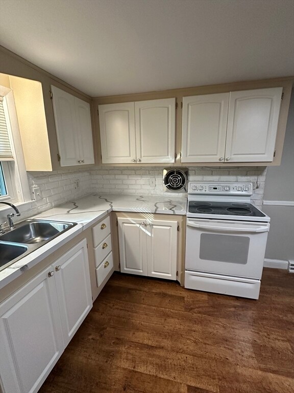 Building Photo - 2 Bow St