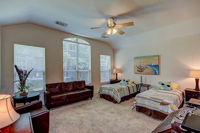 Building Photo - 11114 Sherwood Garden Dr
