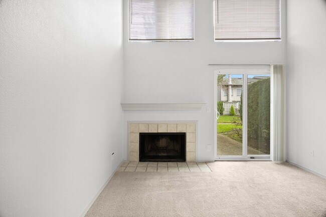 Building Photo - Charming Auburn Townhouse: 2-Bed, 1.5-Bath Gem with 1025 Sq. Ft. of Modern Living! Note 2nd bedro...