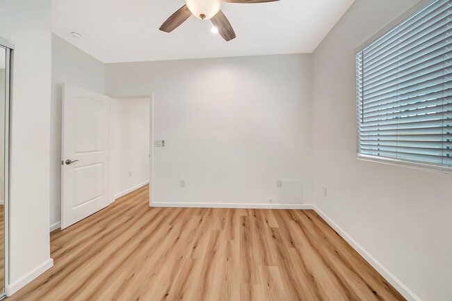 Building Photo - 14527 Hartland-11