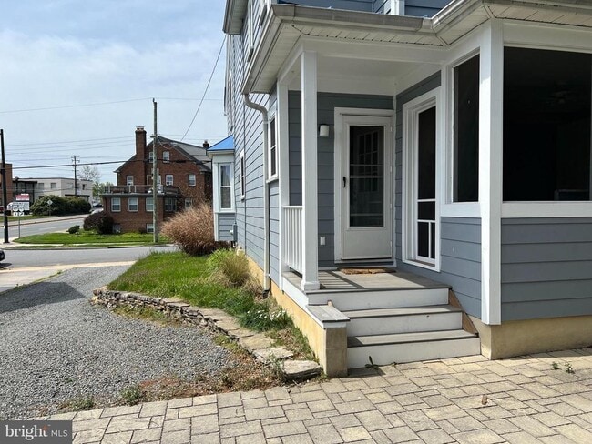 Building Photo - 2237 N Wakefield St