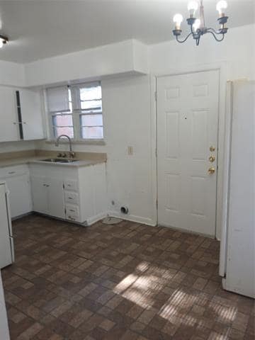 Building Photo - 3019 Avon St