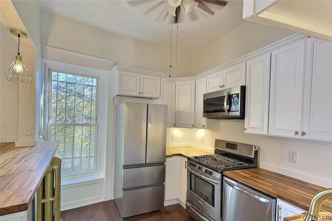 Building Photo - 54 3rd St
