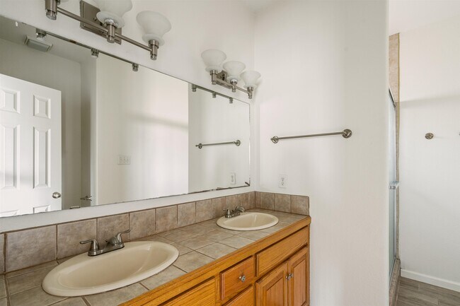 Building Photo - 104 Painted Rock