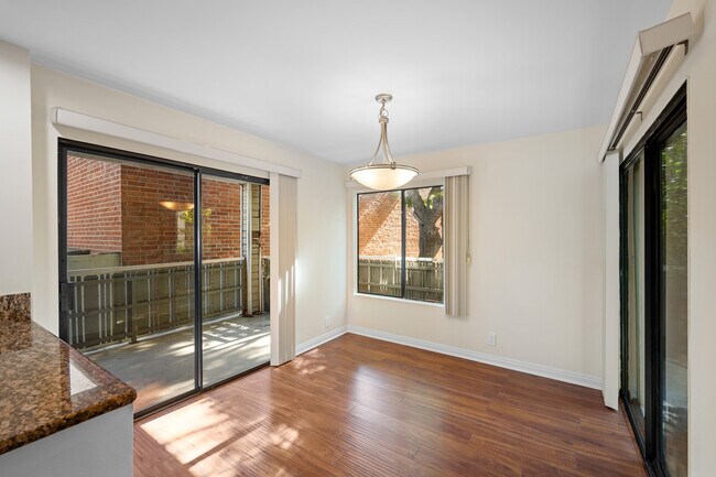 Building Photo - 1166 Rosedale Ave