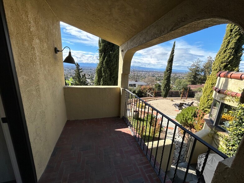 Building Photo - 10715 Ridgeview Way