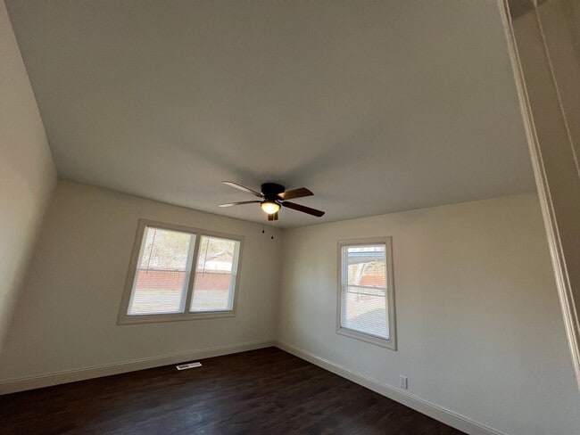 Building Photo - Marion