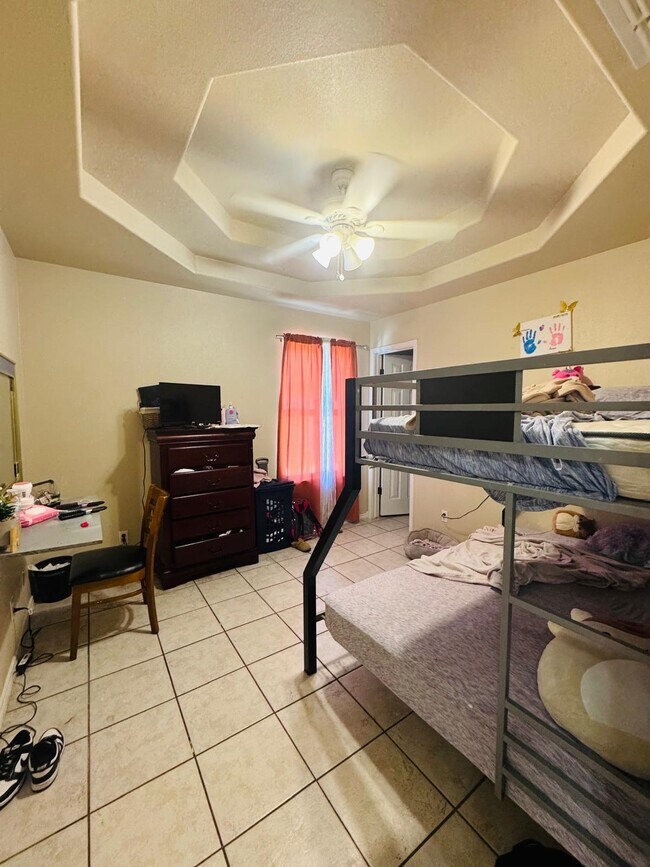 Building Photo - 218 Girasol Ct
