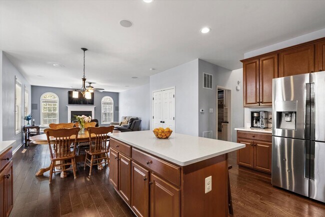 Building Photo - Gorgeous 5 Bed 3.5 Bathroom in Stafford, VA