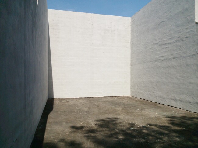 Building Photo - Grantwood #107