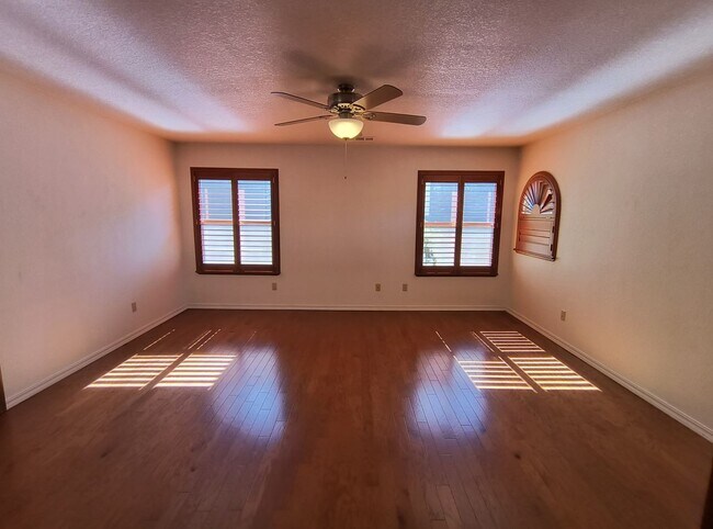 Building Photo - Excellent Fair Oaks Location 3 Bedroom Home!