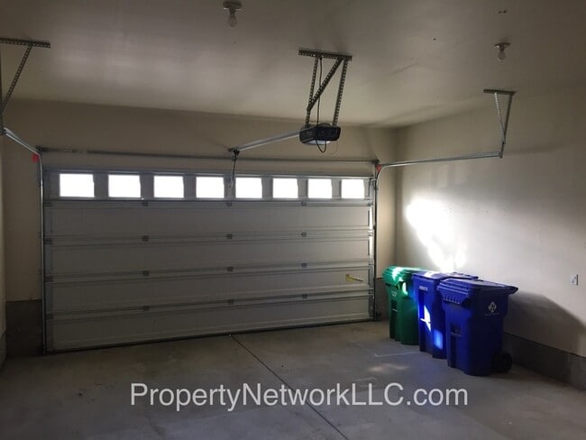 Building Photo - Great Gresham 3 Bedroom Home