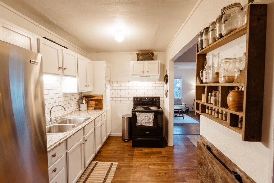 Building Photo - 3412 Homan Ave