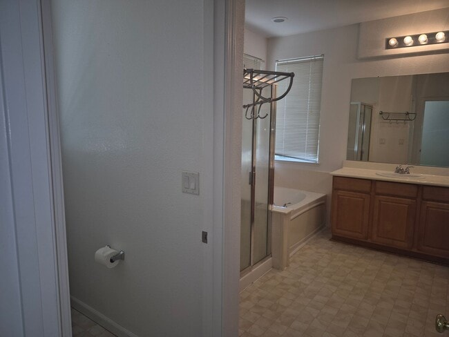 Building Photo - 190 Rockmont Cir