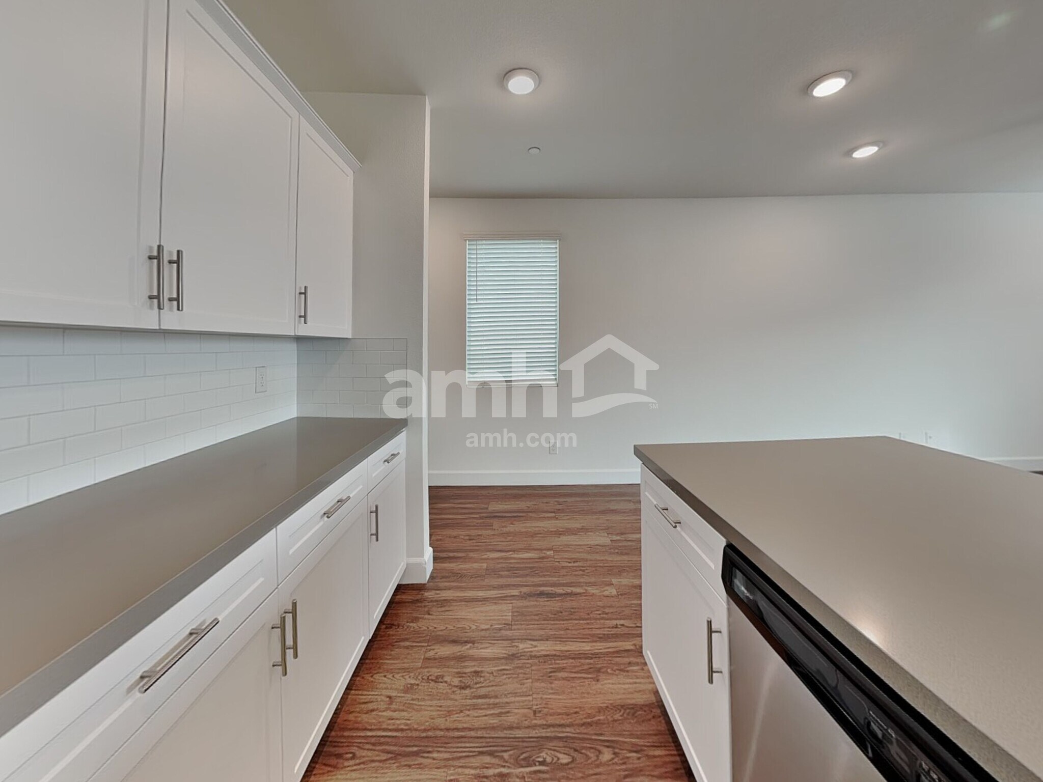 Building Photo - 3328 Blodwen St