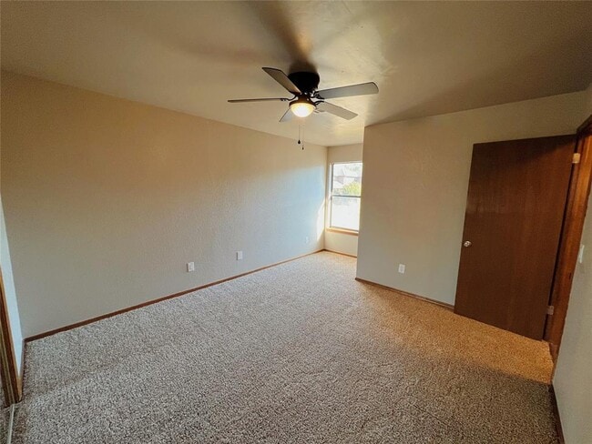 Building Photo - 213 Woodbridge Cir