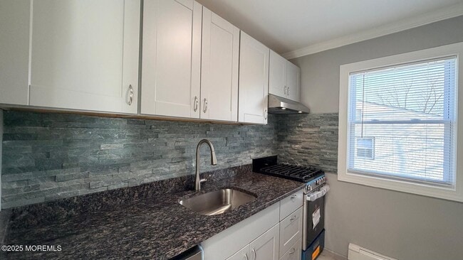 Primary Photo - 420 Cross Rd