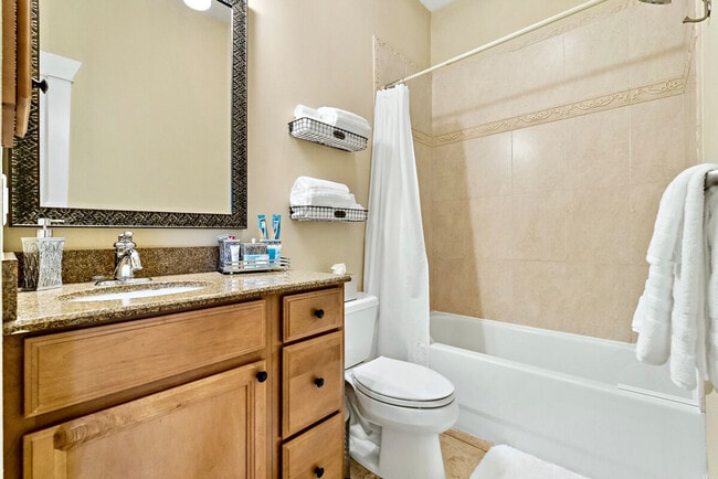 Building Photo - 1301 W Horatio St