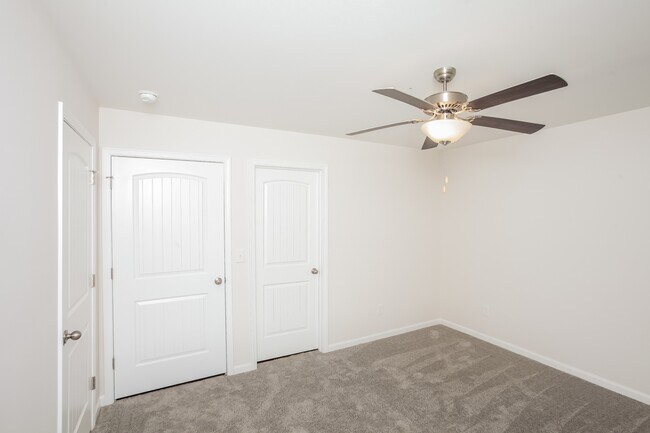 Building Photo - 317 Noble Ln