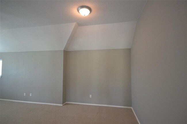 Building Photo - 1705 Lions Den
