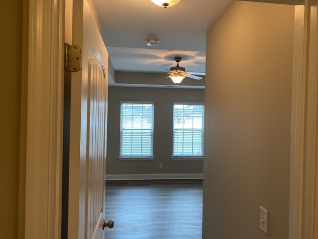 Building Photo - 152 Scarlett Ln