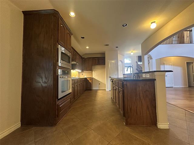 Building Photo - 1437 Tudor Dr