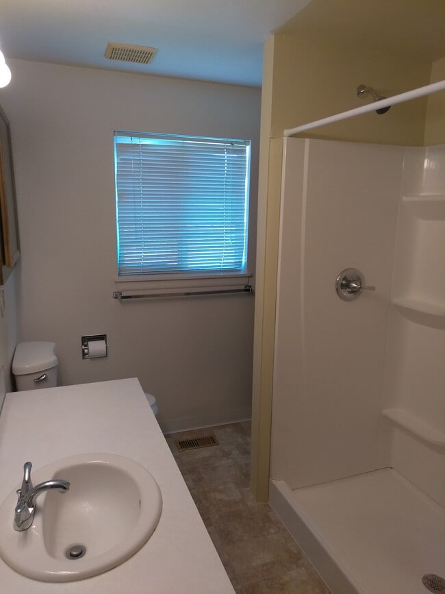 Building Photo - 5555 N Millrun Ave