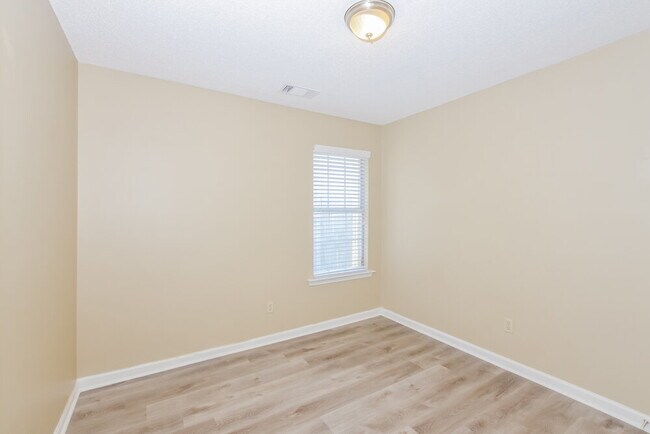 Building Photo - 6843 Mikayla Ln