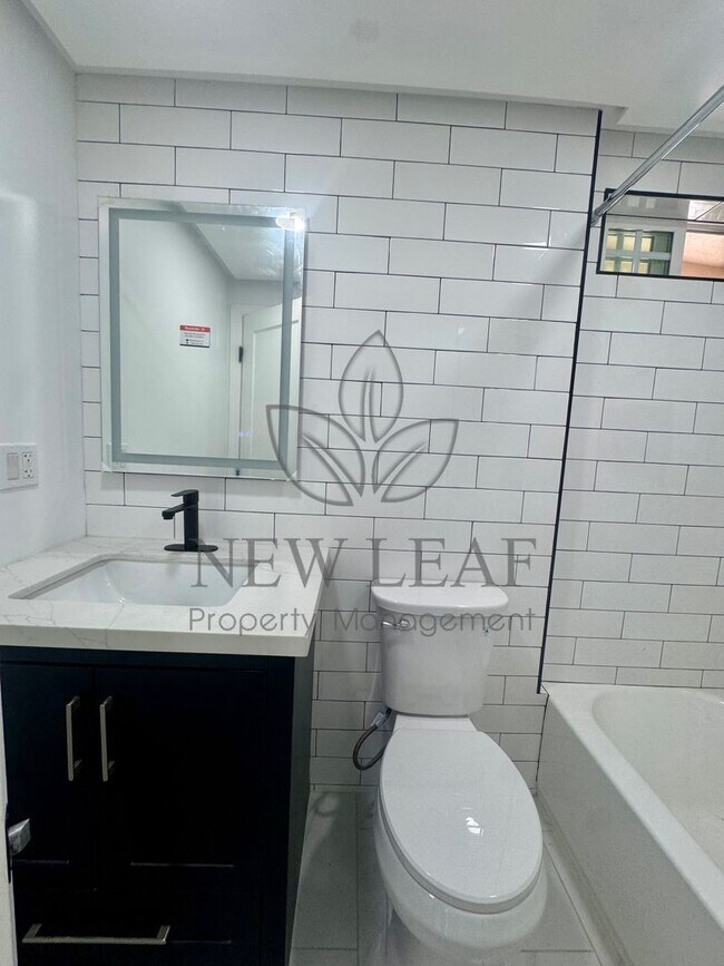 Building Photo - COZY 2BEDROOM IN THE HEART OF CLAREMONT