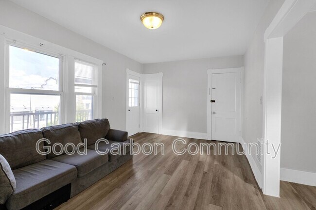 Building Photo - 2273 Delaware Ave