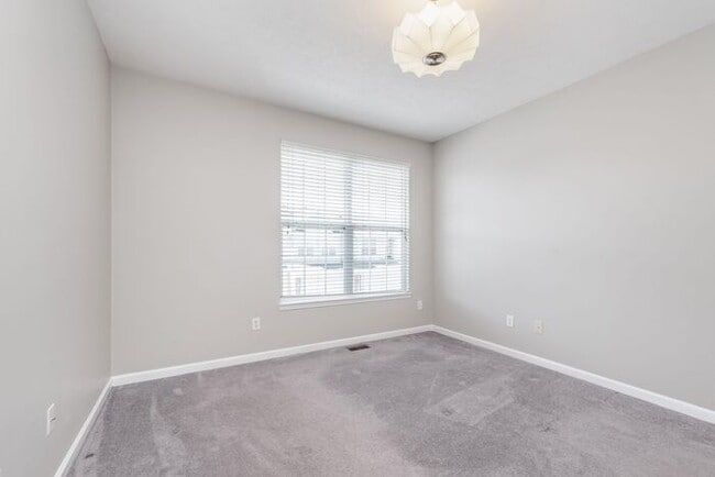 Building Photo - Beautiful town home in the quiet Towne Park community!!