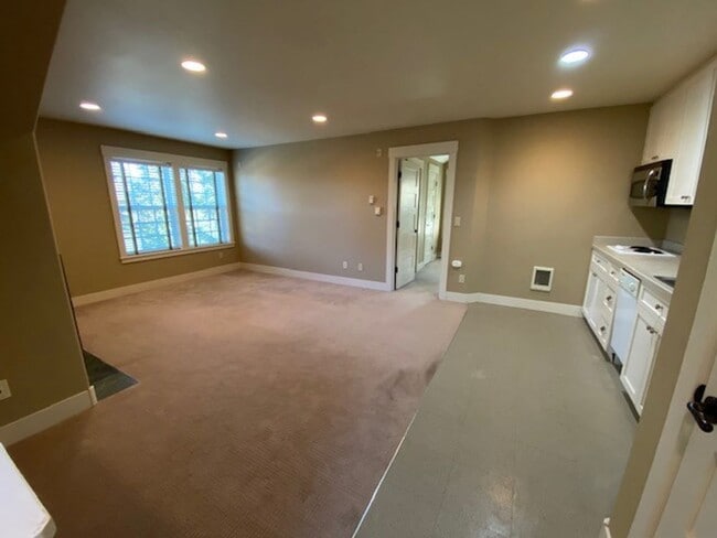 Building Photo - hi2209