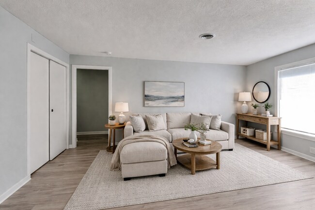 Building Photo - 3BR/2BA Pet-Friendly Home in Westworth Village | Fenced Yard & Garage