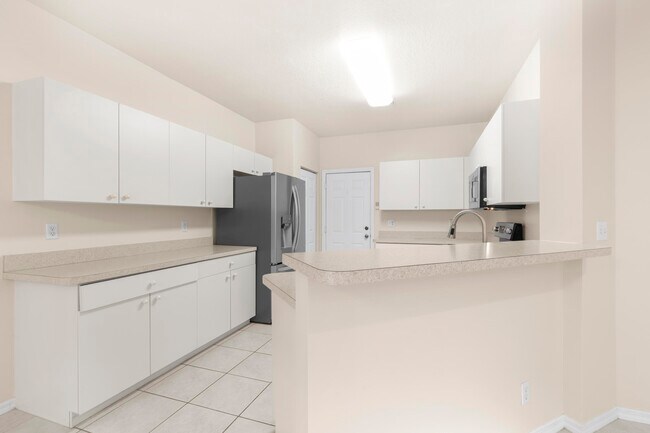 Building Photo - 4535 Thornwood Cir