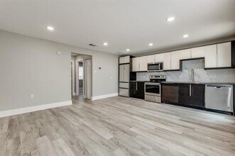 Building Photo - 4921 Bryan St