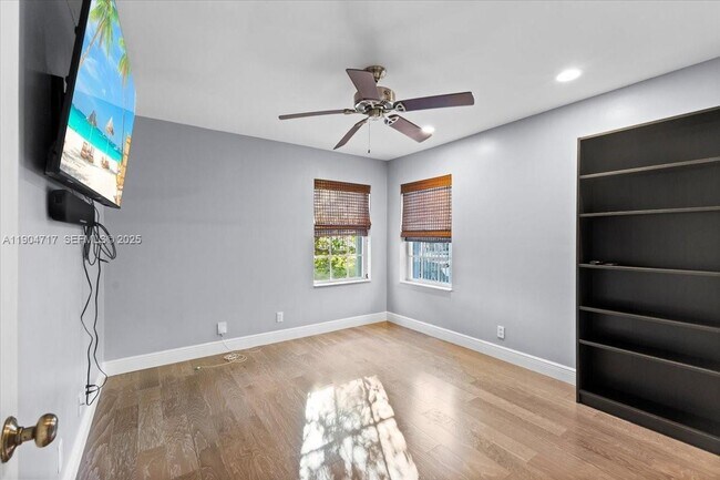 Building Photo - 642 Heritage Dr