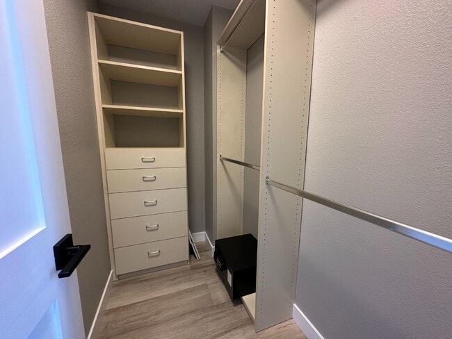 Building Photo - 1 Passage Ln