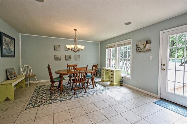Building Photo - 134 Chapel Harbor Dr