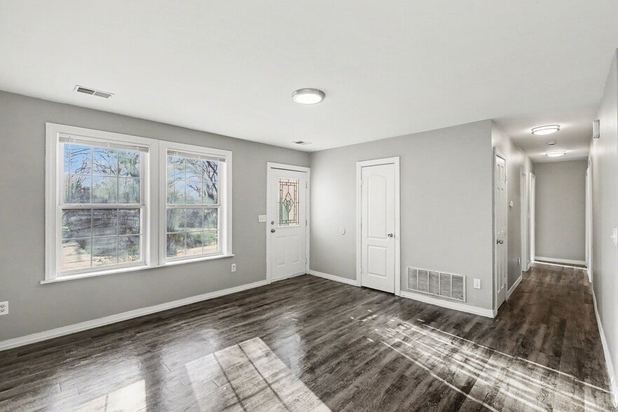 Building Photo - 8024 Montgall Ave