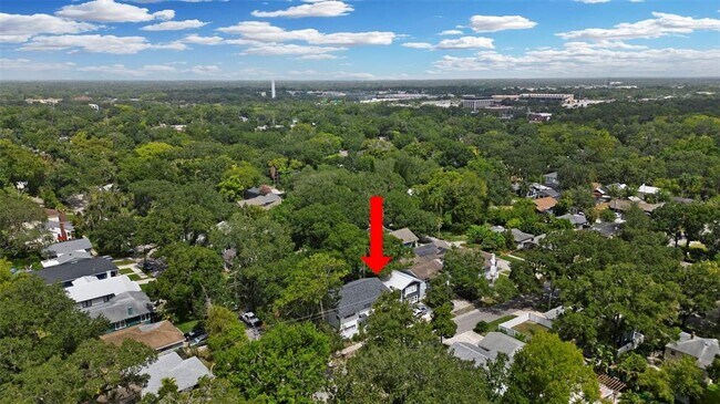 Building Photo - 1024 E Crenshaw St