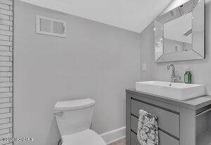 Building Photo - 111 Sanborn Ave