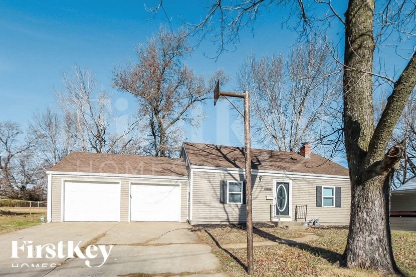 Building Photo - 3106 NE 56th St